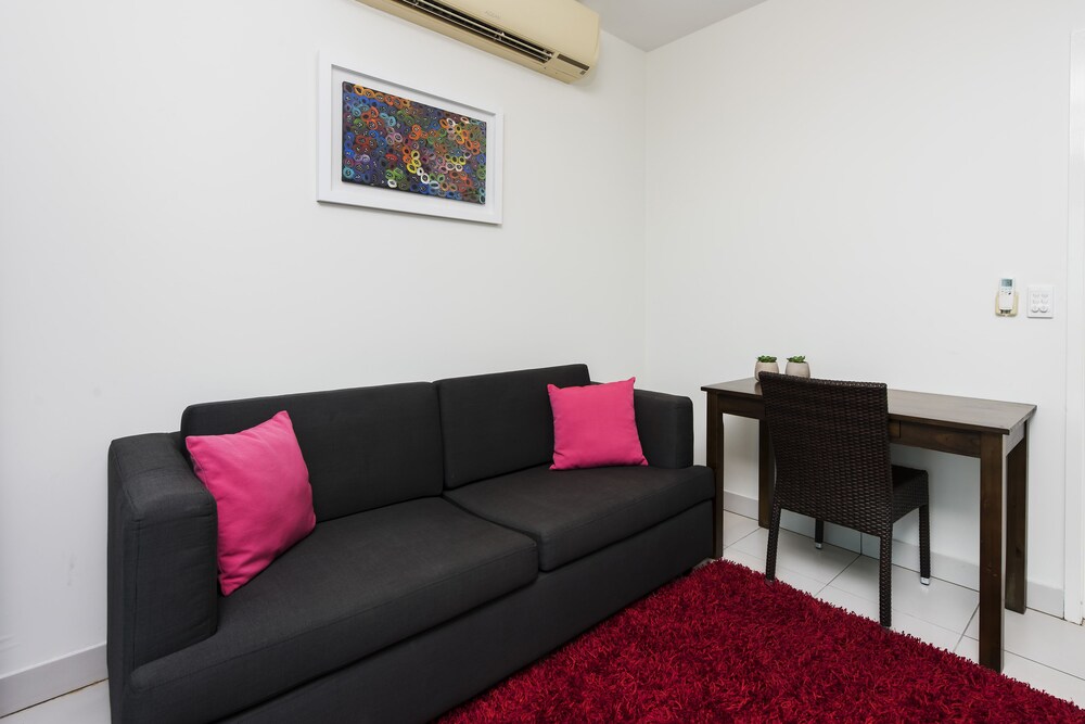 Darwin Executive Suites & FREE CAR