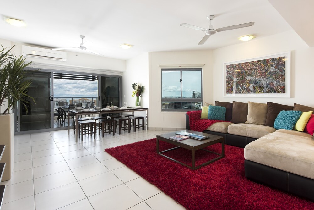 Darwin Executive Suites & FREE CAR