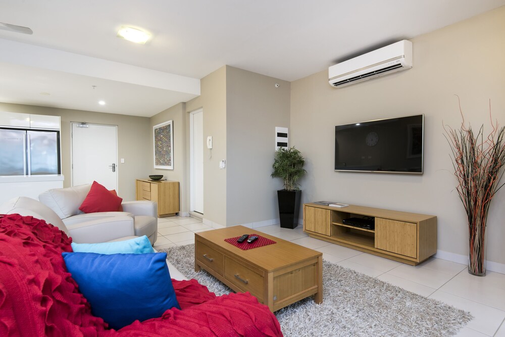 Darwin Executive Suites & FREE CAR