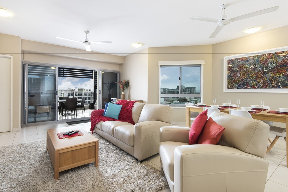 Darwin Executive Suites & FREE CAR