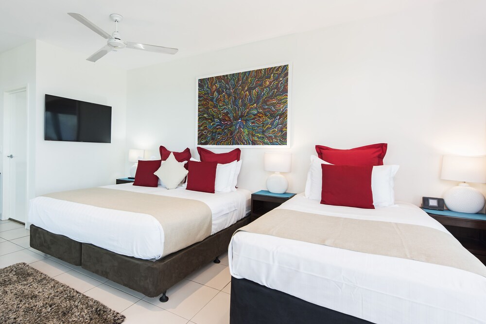 Darwin Executive Suites & FREE CAR