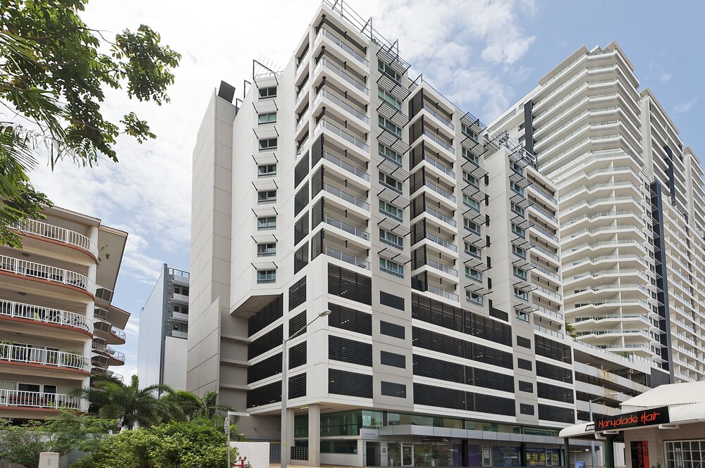 Darwin Executive Suites & FREE CAR
