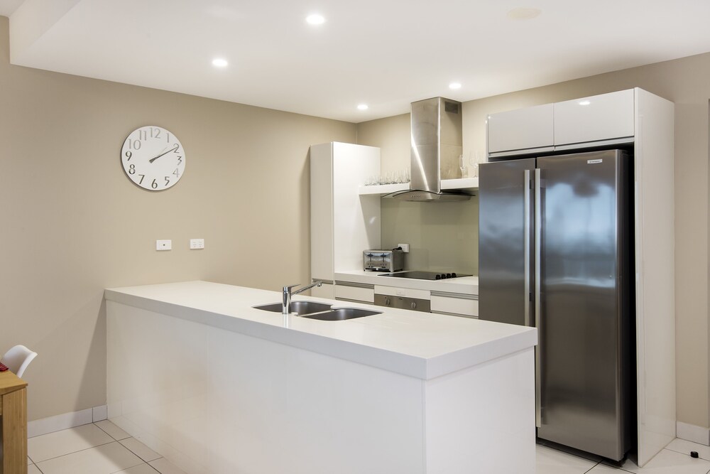 Darwin Executive Suites & FREE CAR