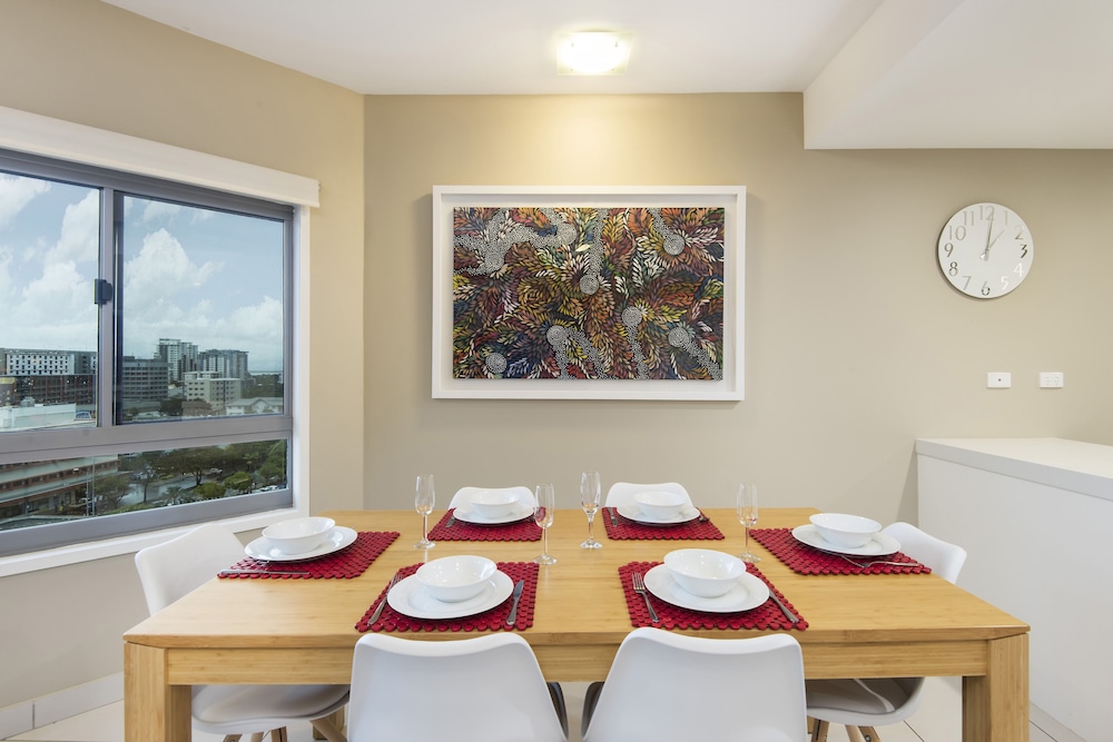 Darwin Executive Suites & FREE CAR