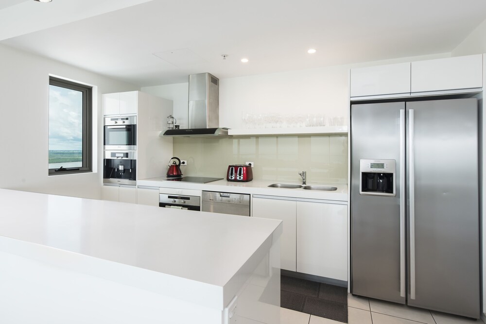Darwin Executive Suites & FREE CAR