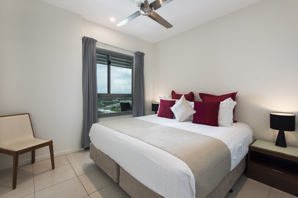 Darwin Executive Suites & FREE CAR