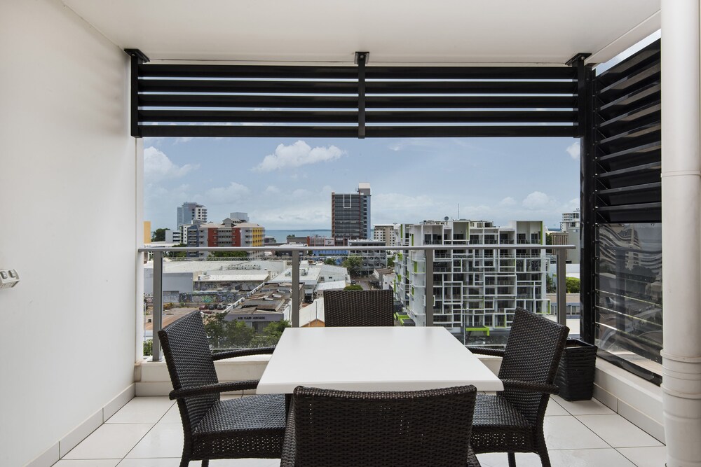 Darwin Executive Suites & FREE CAR