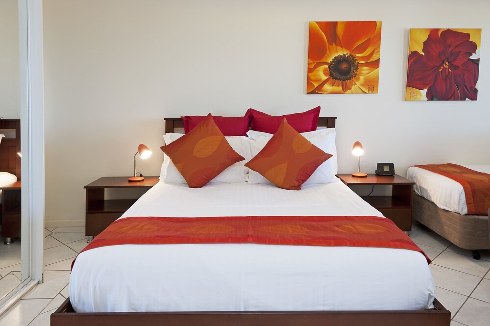 Darwin Executive Suites & FREE CAR