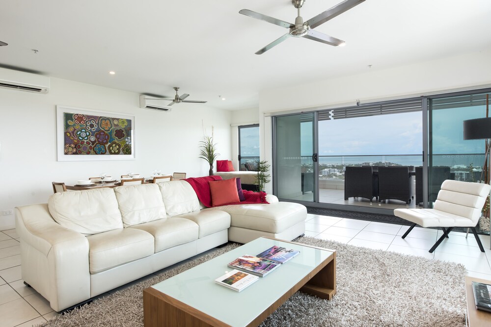 Darwin Executive Suites & FREE CAR