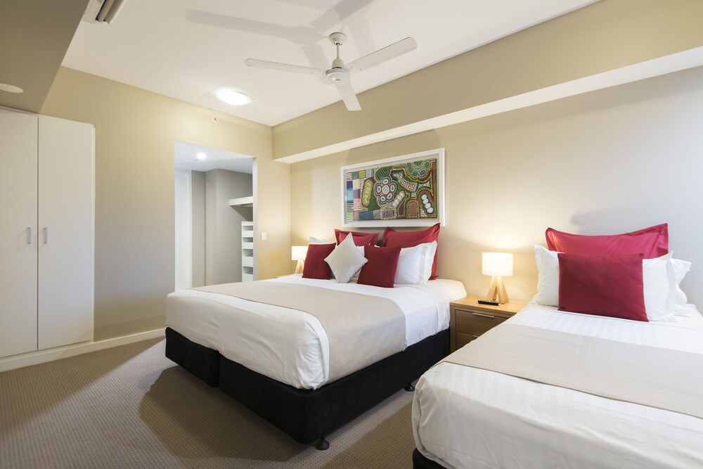 Darwin Executive Suites & FREE CAR