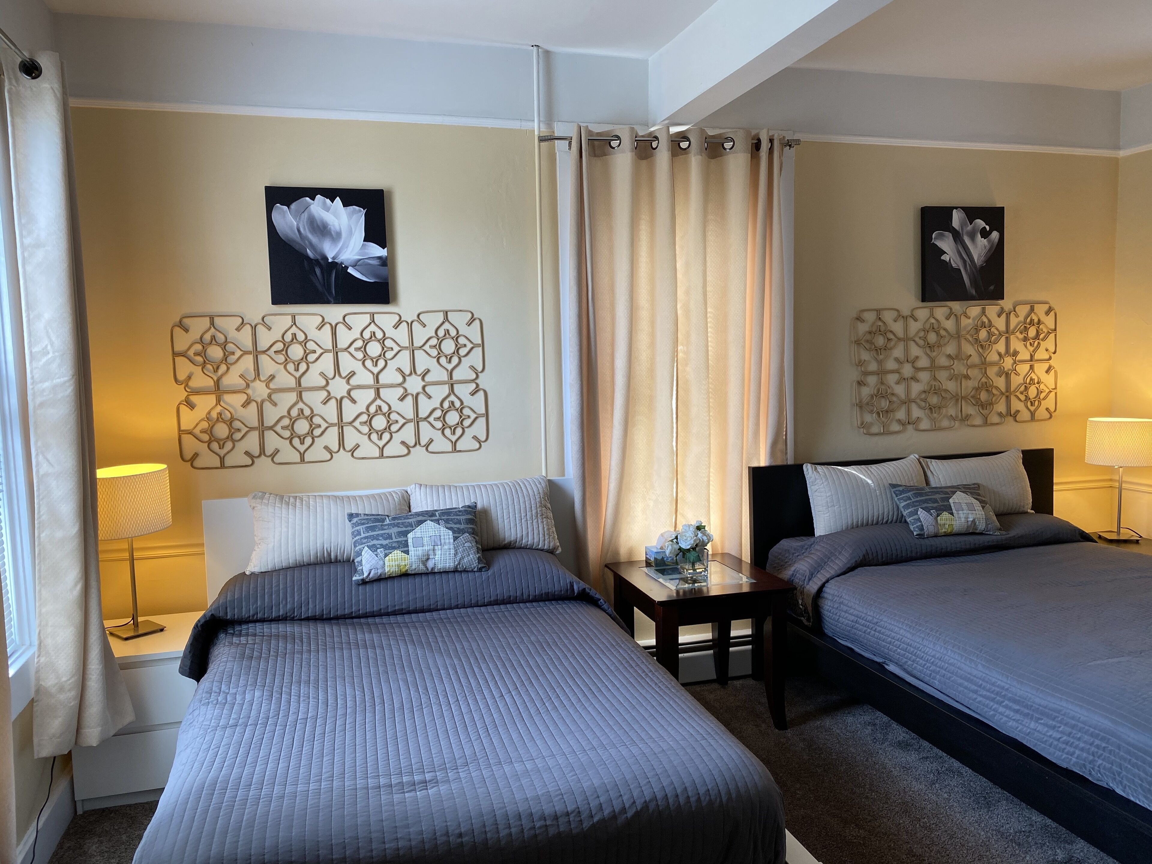 Admiral Weaver Inn in Newport, United States