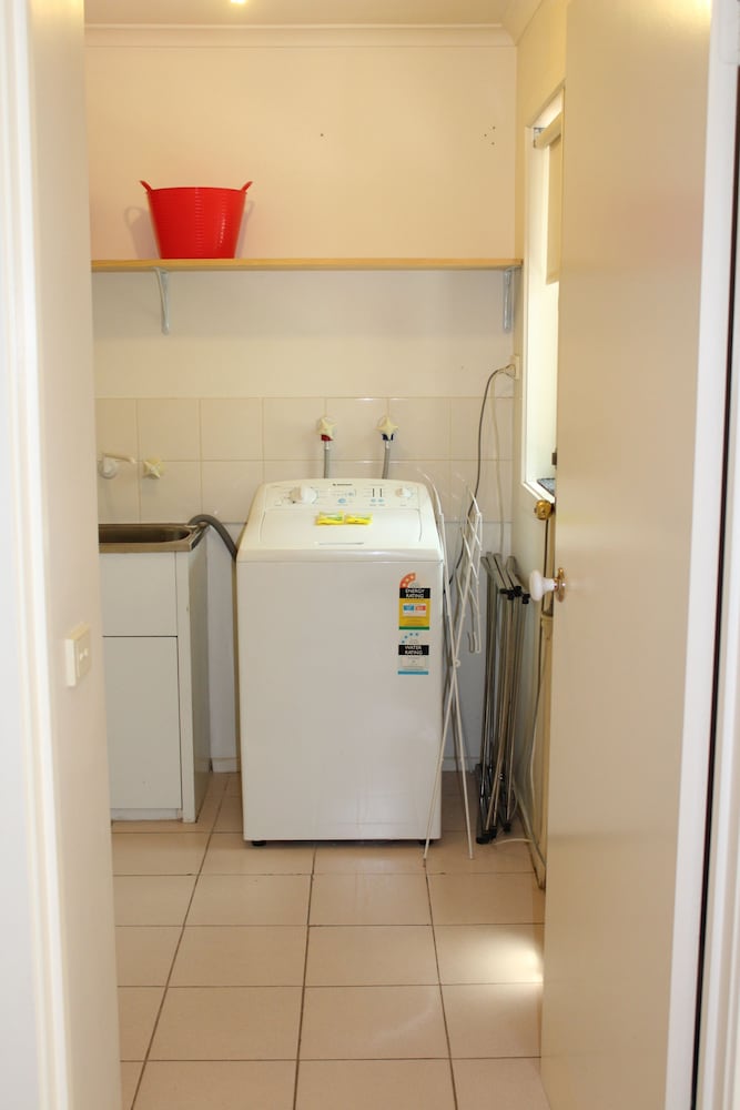 Australian Home Away Ringwood @ Bardia