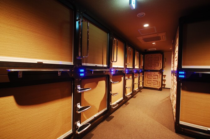 豪華カプセルホテル 安心お宿 新橋店 東京 の宿泊予約 ホテルズドットコム
