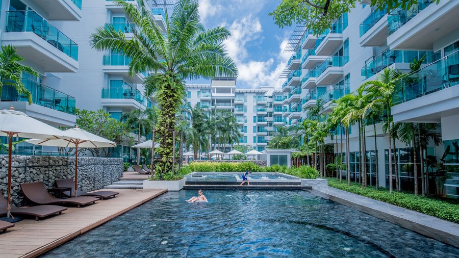 Fishermen's Harbour Urban Resort