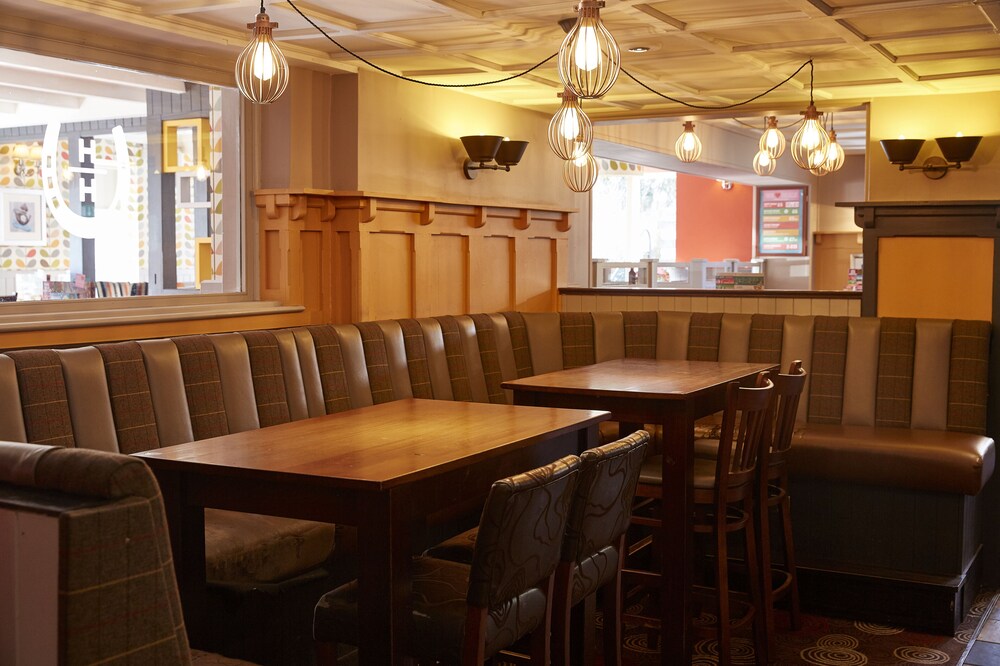 Darrington Hotel by Greene King Inns in Pontefract Best Rates & Deals