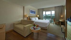 Minibar, in-room safe, desk, iron/ironing board