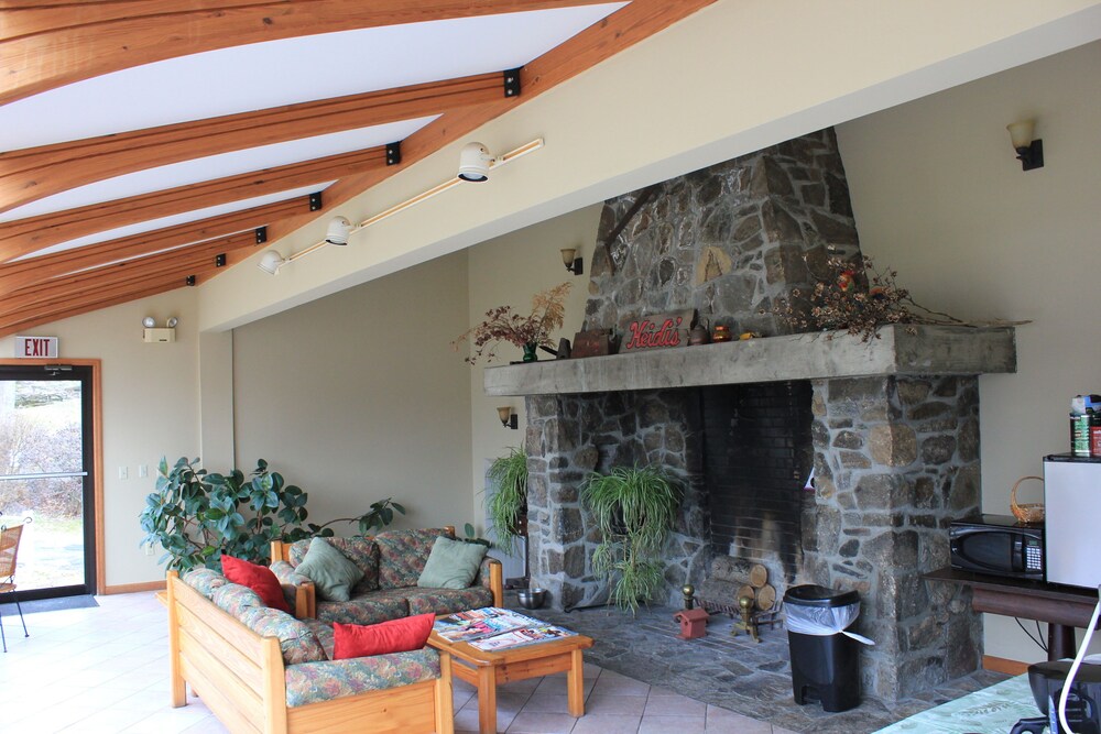 Heidi S Inn Brewster New York 2018 Room Prices 97 Deals Reviews Bbq Picnic Area Featured Image Lobby Sitting