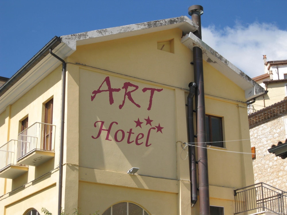 Art Hotel in Villetta Barrea, Italy