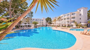 Indoor pool, outdoor pool, pool loungers