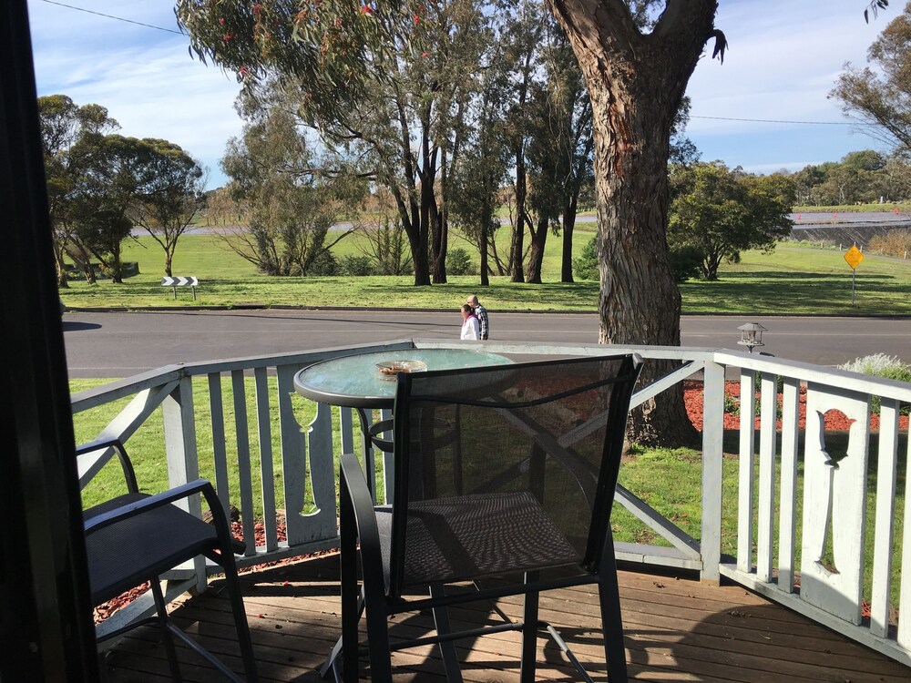 Budget on the Lake