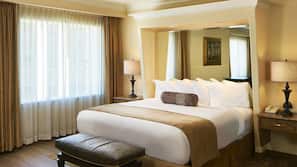 Frette Italian sheets, premium bedding, in-room safe, desk