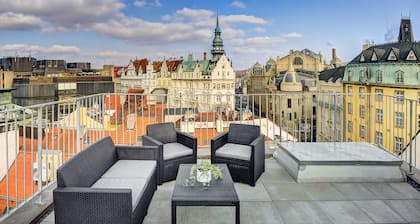 4 Arts Suites