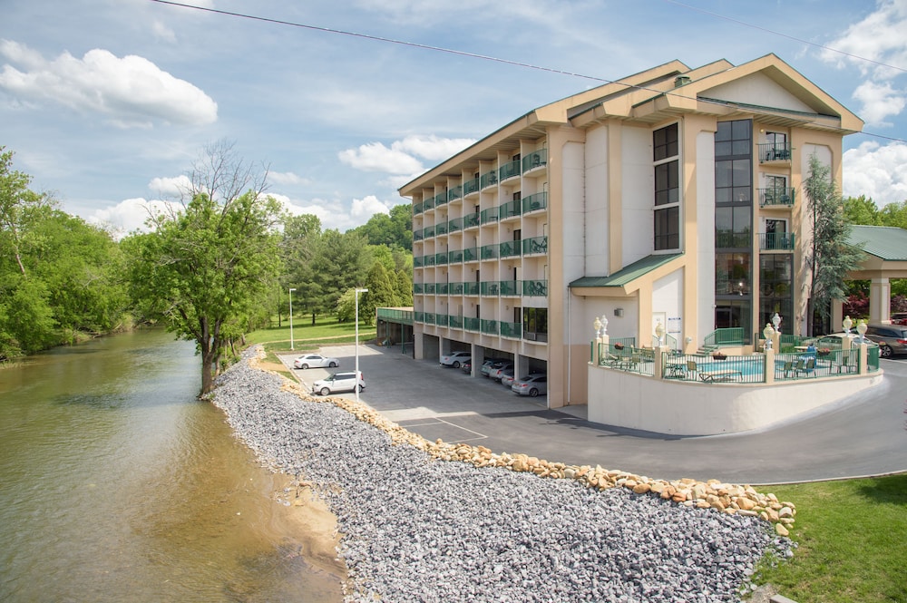 Pigeon River Inn in Pigeon Best Rates & Deals on Orbitz