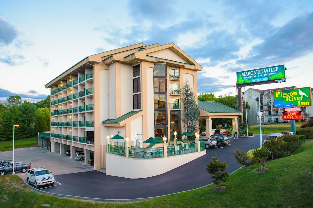 Pigeon River Inn in Gatlinburg Pigeon Best Rates & Deals on