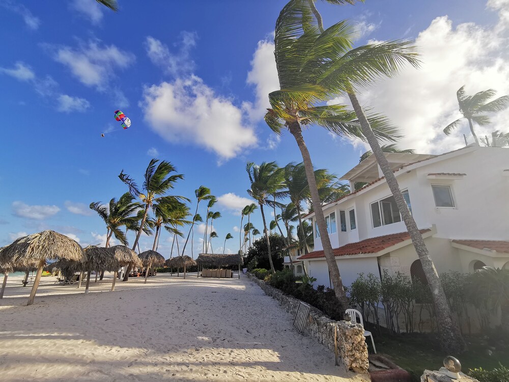 Los Corales Tropical Beach Resort u0026 SPA in Punta Cana | Best Rates u0026 Deals  on Orbitz