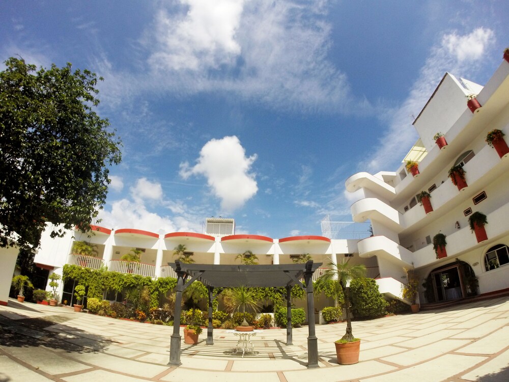 Hotel Del Rio 2018 Room Prices Deals Reviews Expedia Hotel Del Rio 3 0 Out Of 5 Exterior Featured Image Check In Kiosk