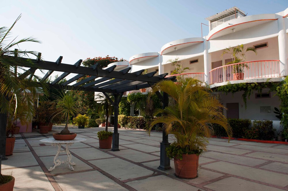 Hotel Del Rio 2018 Room Prices Deals Reviews Expedia Hotel Del Rio 3 0 Out Of 5 Exterior Featured Image