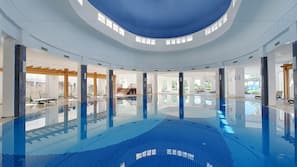 4 indoor pools, 8 outdoor pools, pool umbrellas, pool loungers