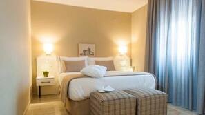 Ropa de cama hipoalergénica, escritorio, cortinas opacas y wifi gratis