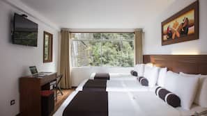 Roupas de cama premium, frigobar, cofres nos quartos, escrivaninha