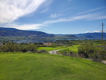 Desert Surfside Waterfront Accommodations Osoyoos C 80 Room Prices Reviews Travelocity