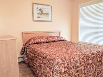 Desert Surfside Waterfront Accommodations Osoyoos C 80 Room Prices Reviews Travelocity