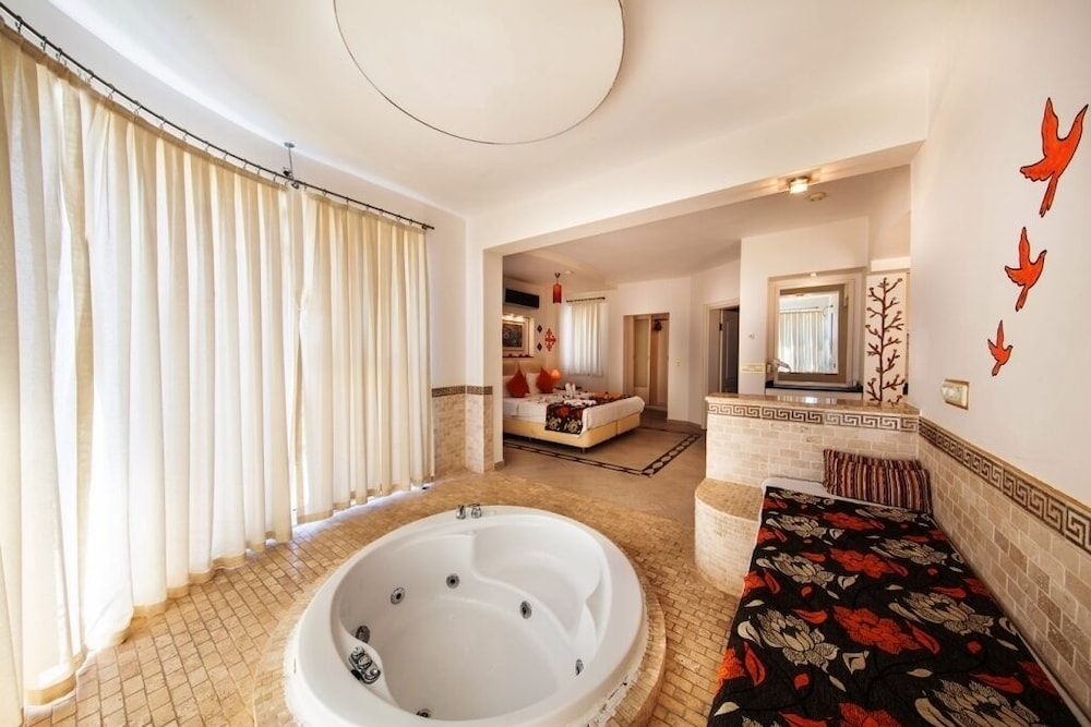 Private spa tub, Golden Life Heights Deluxe Suite Hotel - Adults Only