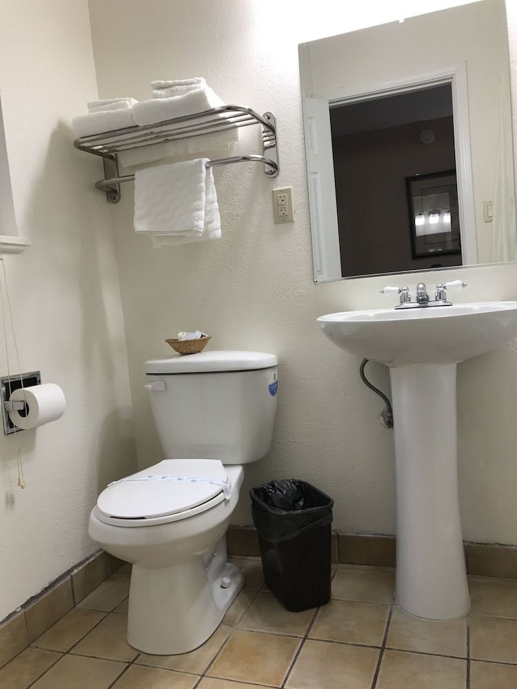 Bathroom, Town House Motel