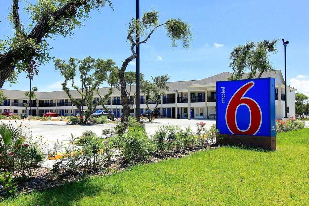 Motel 6 Rockport Tx In Corpus Christi Hotel Rates Reviews On Orbitz