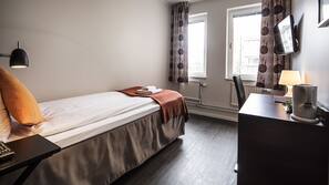 Blackout drapes, iron/ironing board, free WiFi, linens
