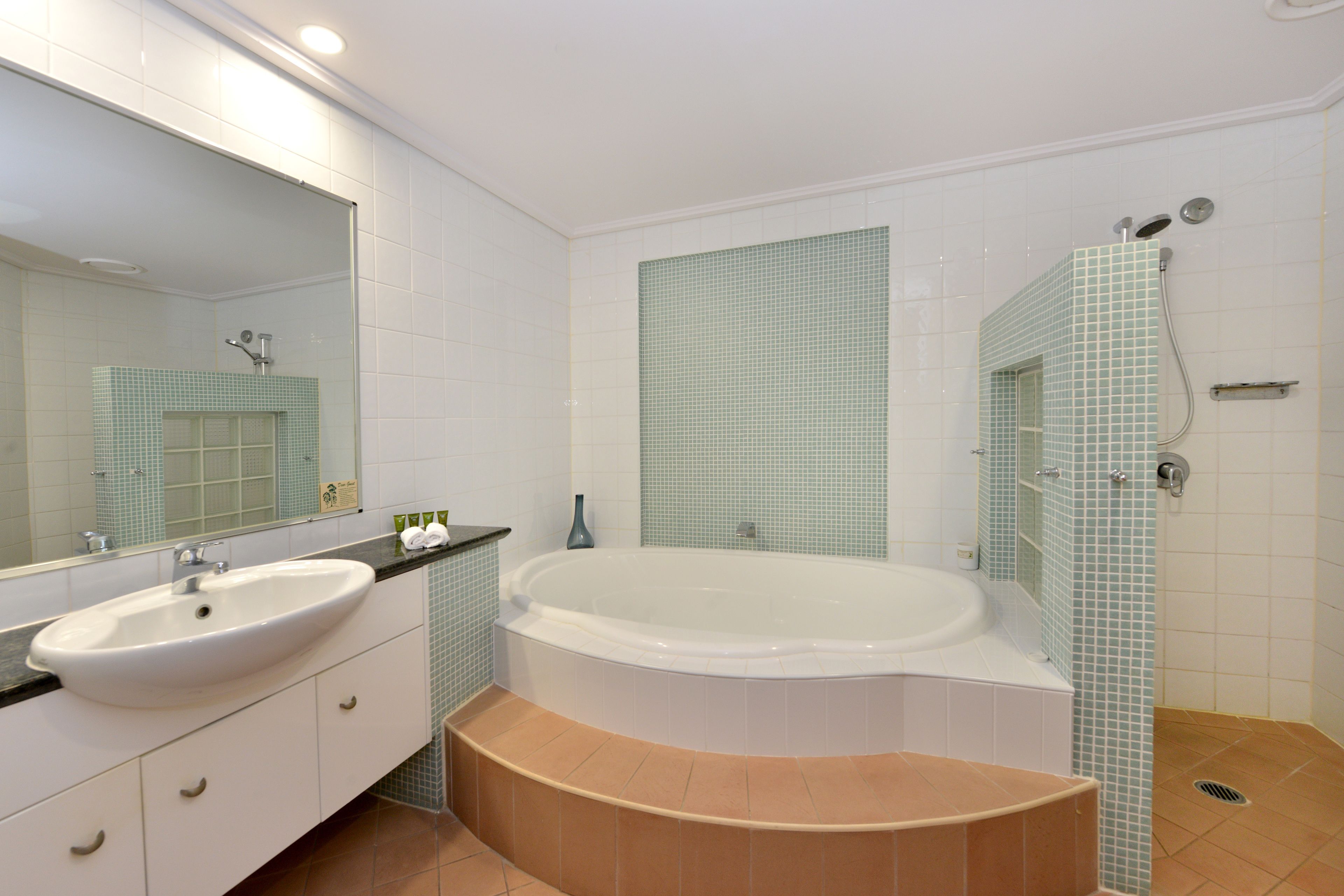 Seascape Holidays - Peninsula Apartments