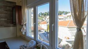 Egyptian cotton sheets, premium bedding, Select Comfort beds, free WiFi