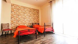 Egyptian cotton sheets, premium bedding, Select Comfort beds, free WiFi
