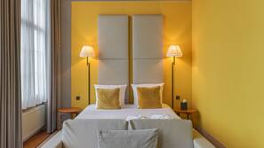 Premium bedding, in-room safe, individually decorated