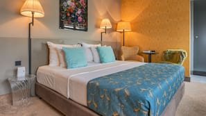 Premium bedding, in-room safe, individually decorated