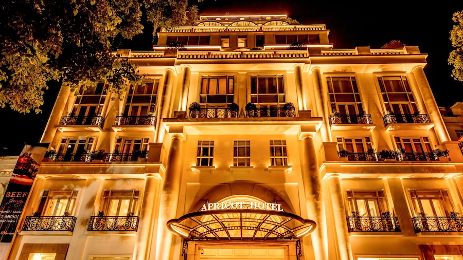 Apricot Hotel