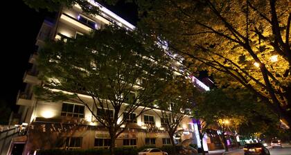Hotel River