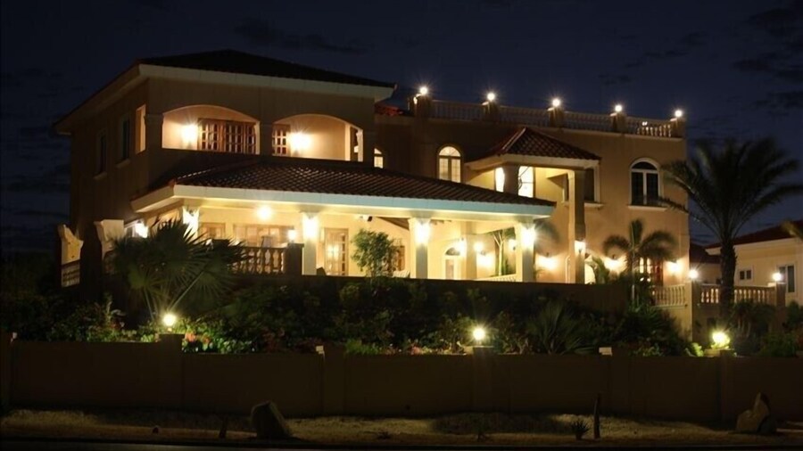 Walking to the Beach Villa