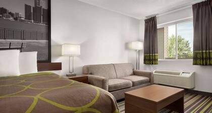 Super 8 by Wyndham Windsor/Dougall