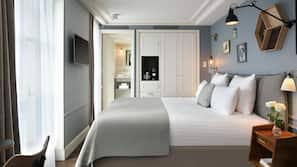Premium bedding, minibar, in-room safe, desk